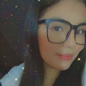 Meet your Posher, Perla